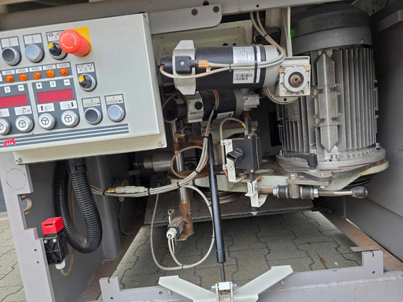 Frezavimo staklės Casadei F250M