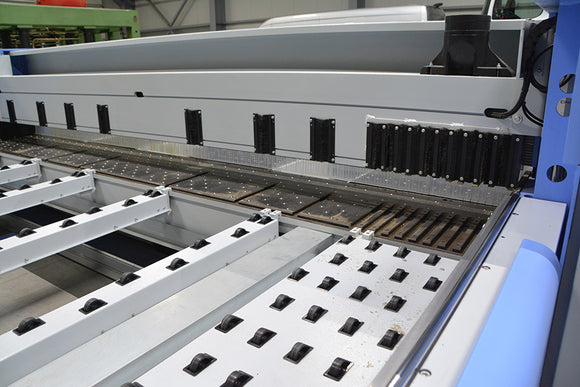 Automatinės pjovimo staklės HOLZMA HPP 380 - Industry Solutions