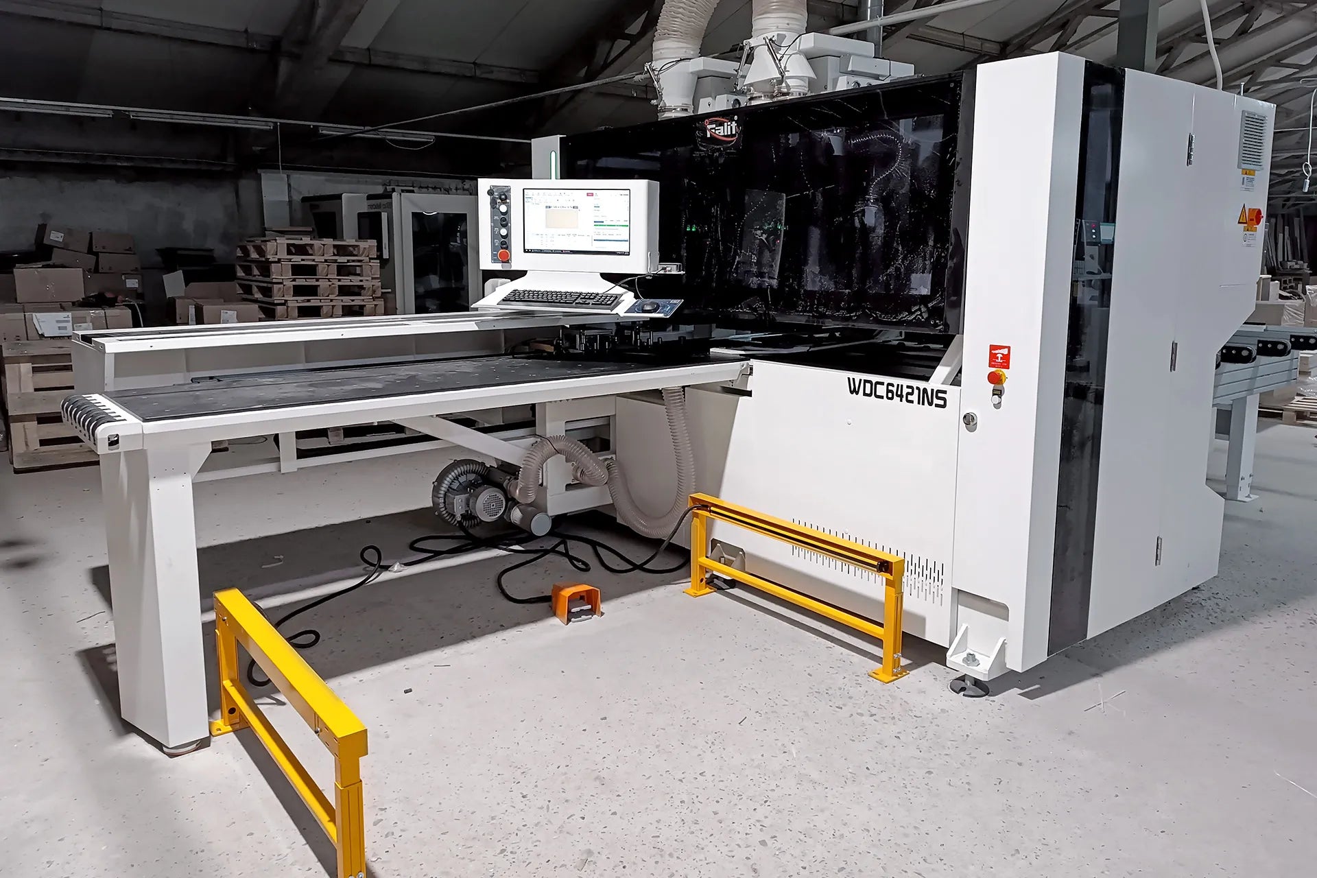 6 pusių CNC gręžimo centras su frezavimu