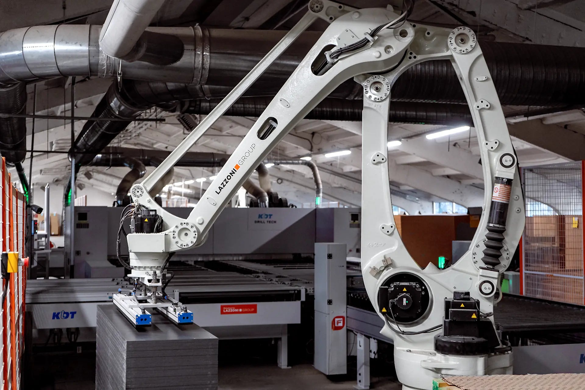 Robotizacija 6 pusių CNC gręžimo centrui