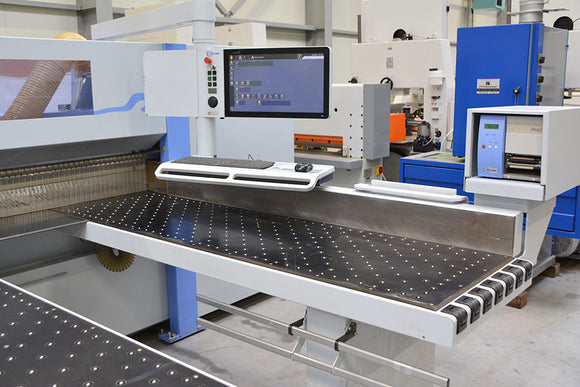 Automatinės pjovimo staklės HOLZMA HPP 300 - Industry Solutions