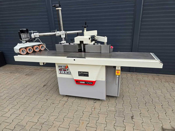 Frezavimo staklės Casadei F250M