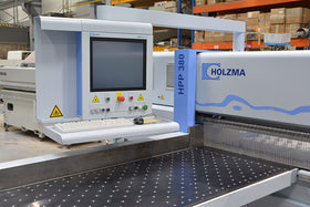 Automatinės pjovimo staklės HOLZMA HPP 380 - Industry Solutions