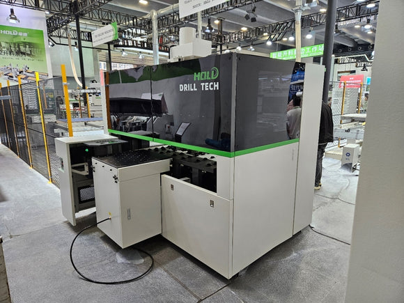 6-pusių CNC gręžimo centras Hold HB61J - Industry Solutions