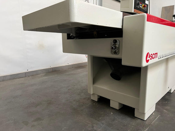 Leistuvas SCM F520 Class