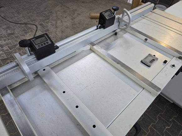 Formatinio pjovimo staklės SCM 3200