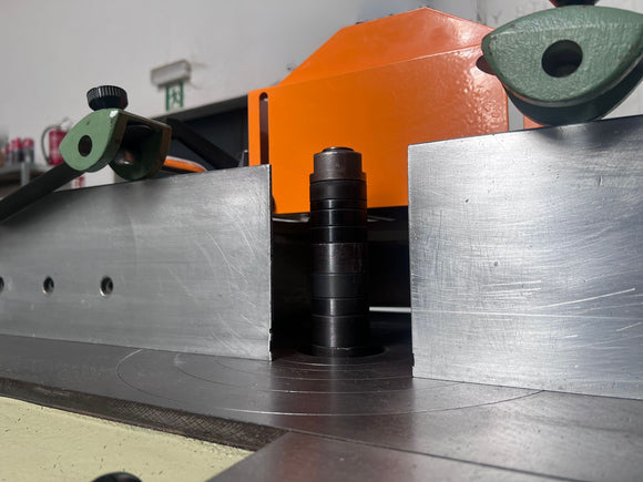 Frezavimo staklės SCM T130 - Industry Solutions