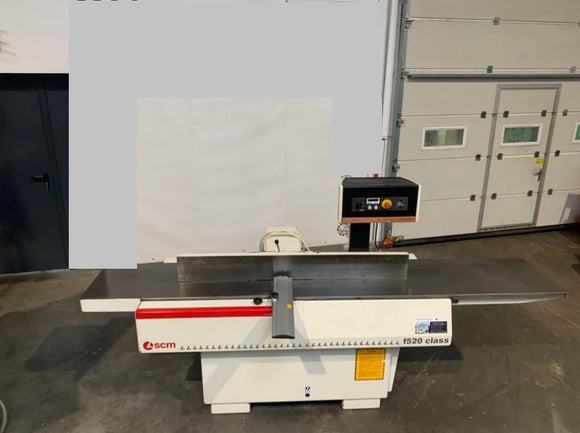 Leistuvas SCM F520 Class