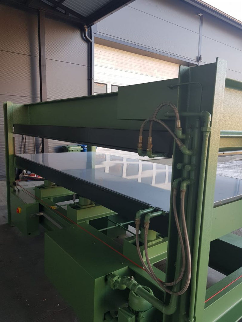 Faneravimo presas Italpresse 300/130