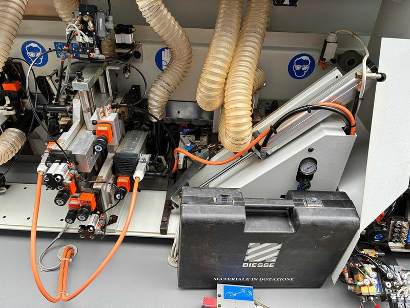 Briaunų laminavimo staklės Biesse Akron 425