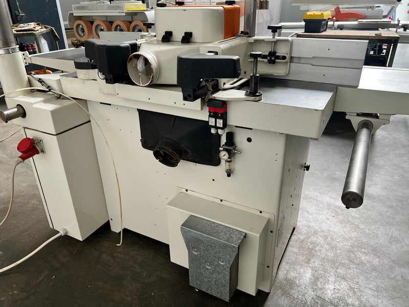 Frezavimo staklės SCM T130E