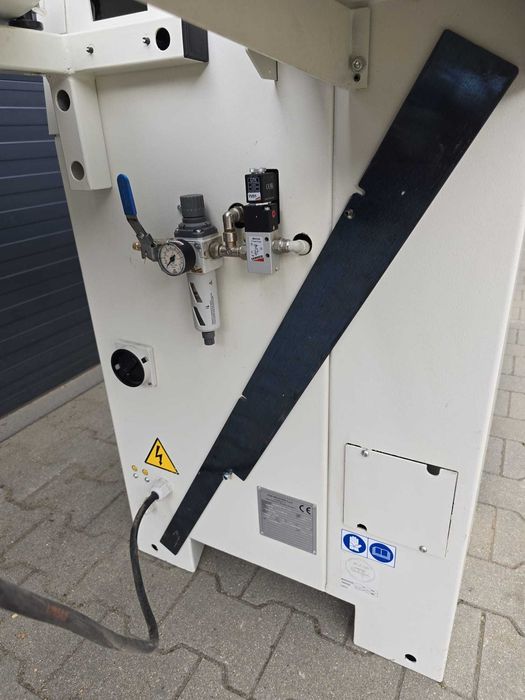 Briaunų laminavimo staklės SCM K100