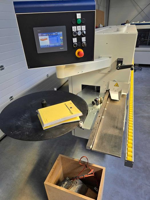 Briaunų laminavimo staklės SCM K360