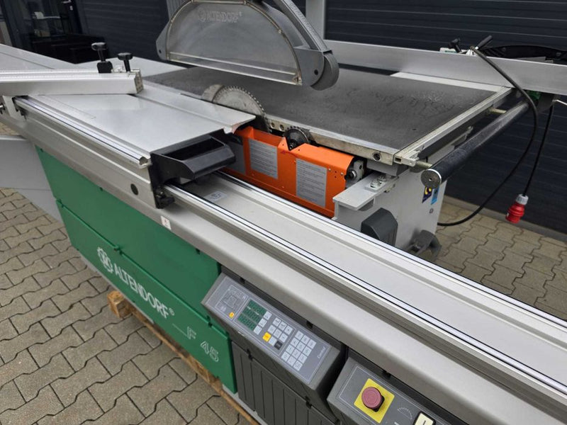 Formatinio pjovimo staklės Altendorf F45