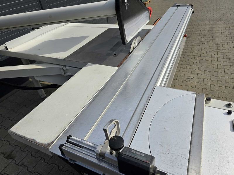 Formatinio pjovimo staklės SCM 3200