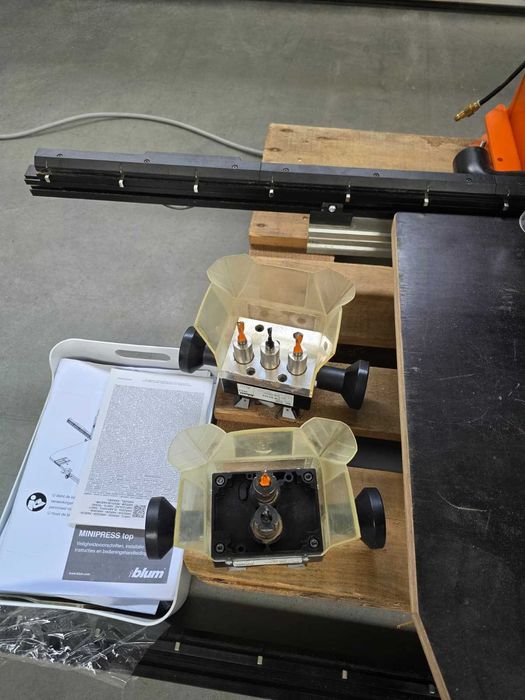 Blum Minipress Top gręžimo staklės su Easystick sistema - Industry Solutions