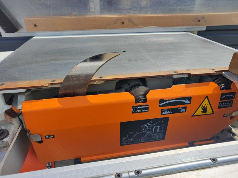 Formatinio pjovimo staklės SCM SI 300S