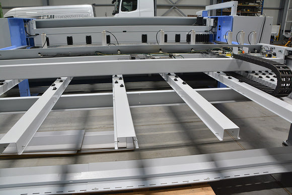 Automatinės pjovimo staklės HOLZMA HPP 380 - Industry Solutions