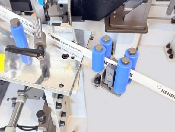 Briaunų laminavimo staklės HOLD HD511 Servo