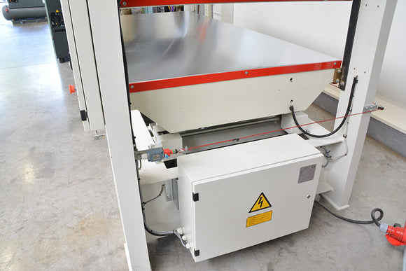 Faneravimo presas SCM 1330 - Industry Solutions