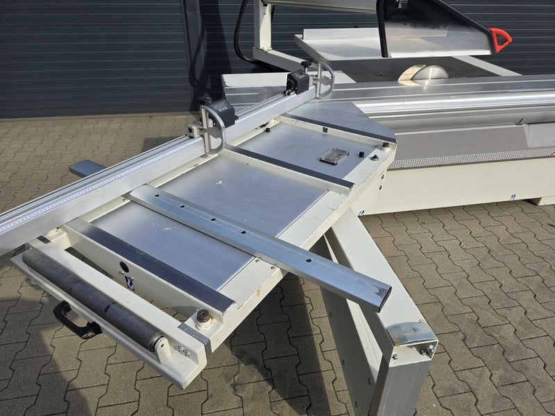 Formatinio pjovimo staklės SCM 3200