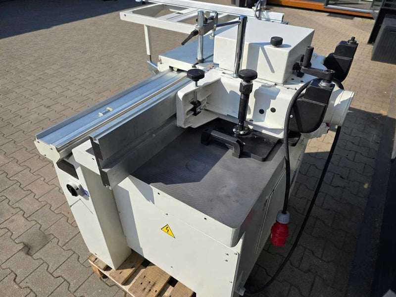 Frezavimo staklės SCM Nova TI 105