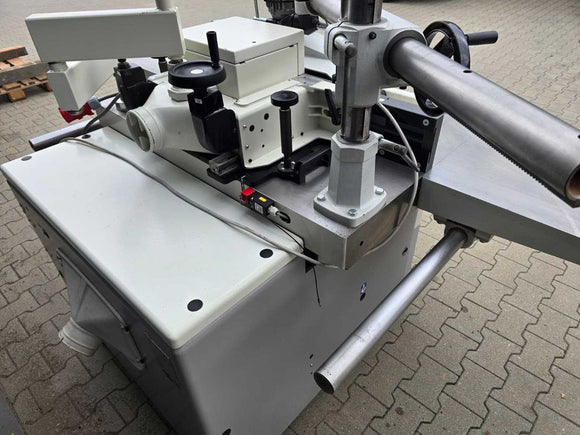 Frezavimo staklės Casadei F250M