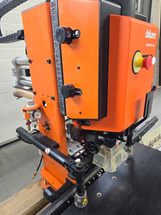 Blum Minipress Top gręžimo staklės su Easystick sistema - Industry Solutions