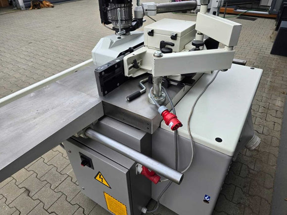 Frezavimo staklės Casadei F250M