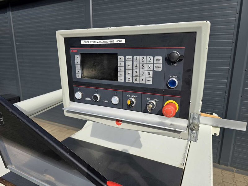 Formatinio pjovimo staklės SCM 3200