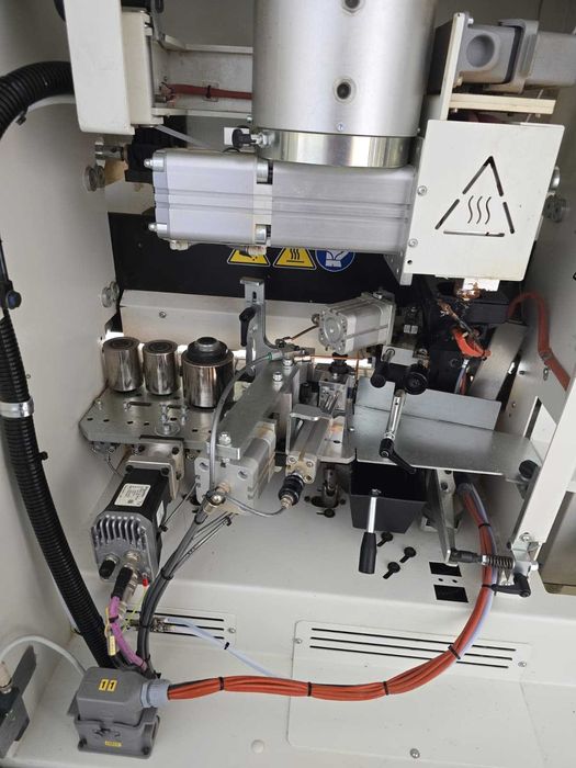 Briaunų laminavimo staklės SCM K360