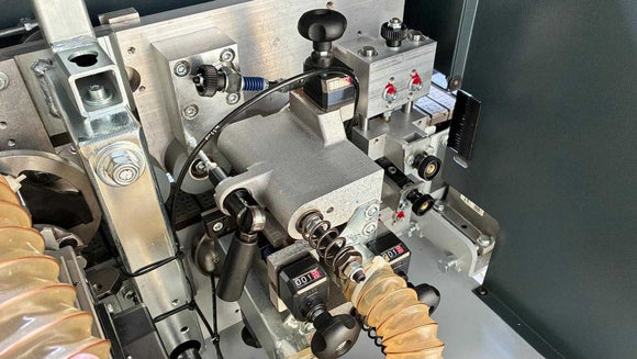 Briaunų laminavimo staklės Felder G360 - Industry Solutions