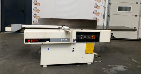 Leistuvas SCM SCM F520 CE