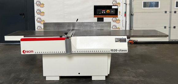 Leistuvas SCM F520 Class