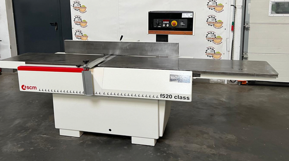 Leistuvas SCM F520 Class