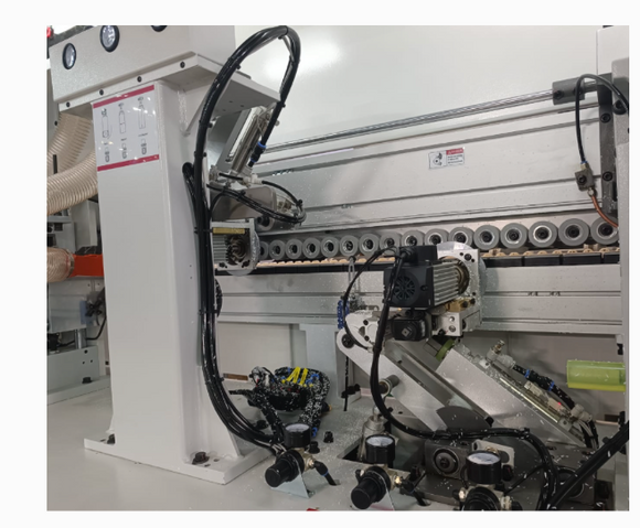 Briaunų laminavimo staklės HOLD HD621 EVA ir PUR - Industry Solutions