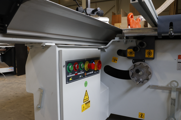 Formatinio pjovimo staklės Gold 3200 - Industry Solutions