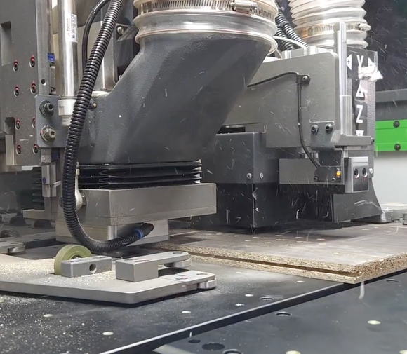 6-pusių CNC gręžimo centras Hold HB61J