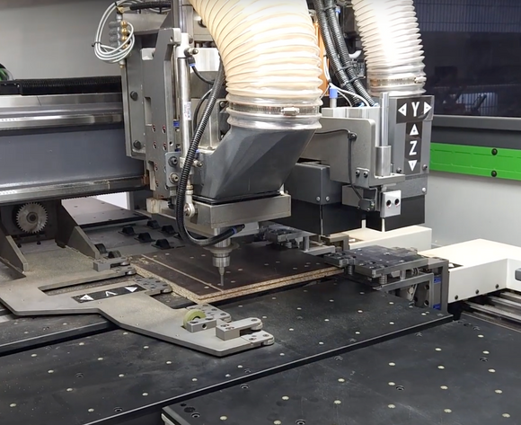 6-pusių CNC gręžimo centras Hold HB61J