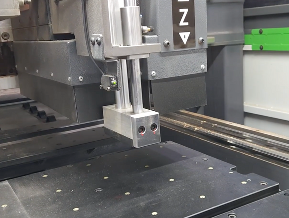 6-pusių CNC gręžimo centras Hold HB61J