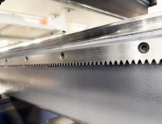 6-pusių CNC gręžimo centras Hold HB621GH6 (frezavimas su įrankių keitimu)