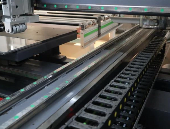 6-pusių CNC gręžimo centras Hold HB621GH6 (frezavimas su įrankių keitimu)