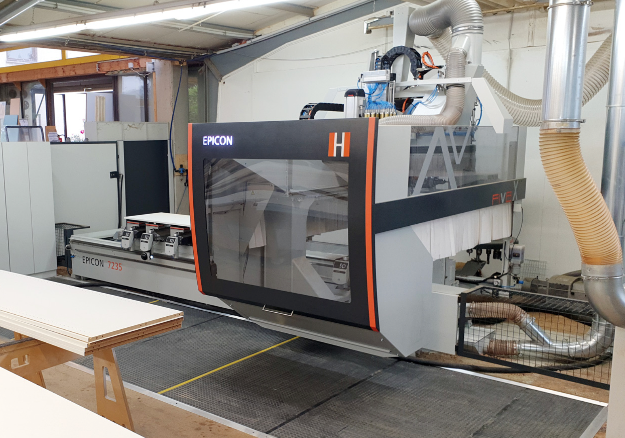 5 ašių CNC apdirbimo centras