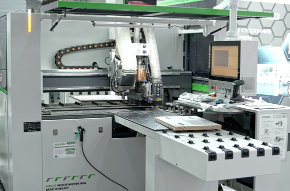 6-pusių CNC gręžimo centras Hold HB61J - Industry Solutions