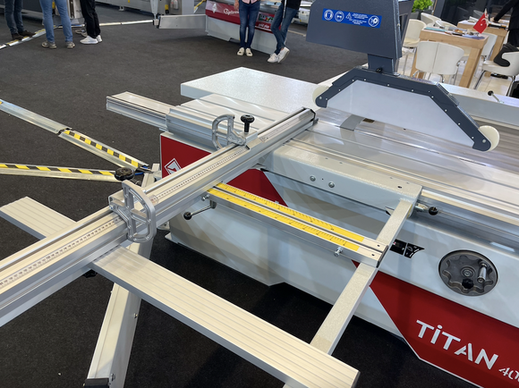 Formatinio pjovimo staklės Titan 3200 - Industry Solutions