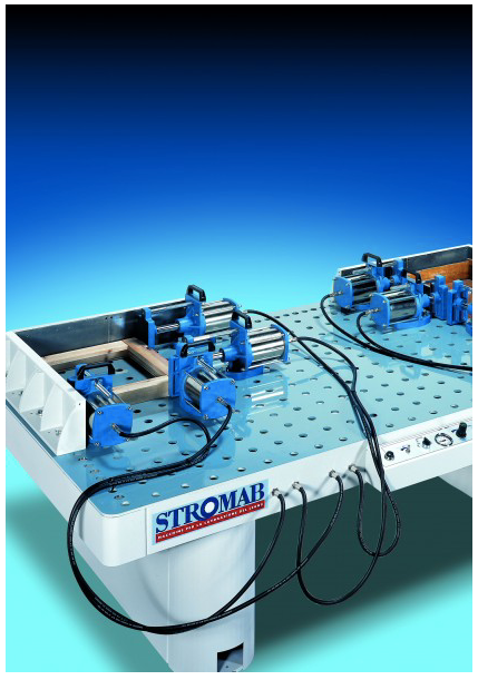 Universalus pneumatinis - surinkimo  presas STROMAB STC2500
