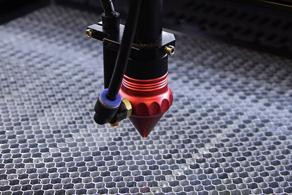 Pjovimo - graviravimo lazeris Seron SLX 9060 100w