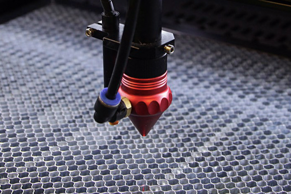 Pjovimo - graviravimo lazeris Seron SLX 1309 100w